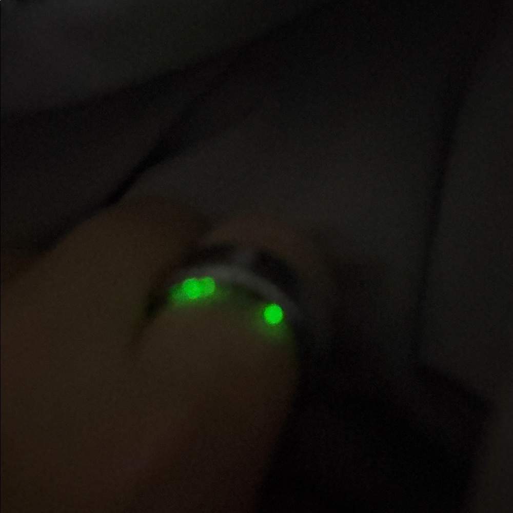 Oura Ring Generation 3 Size 10, Silver w/ Charging Dock - Picture 8 of 8